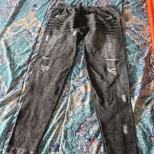 Women’s Black Distressed Skinny Jeans
